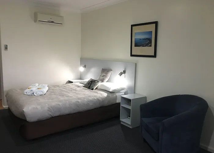 Lakeview Motor Inn