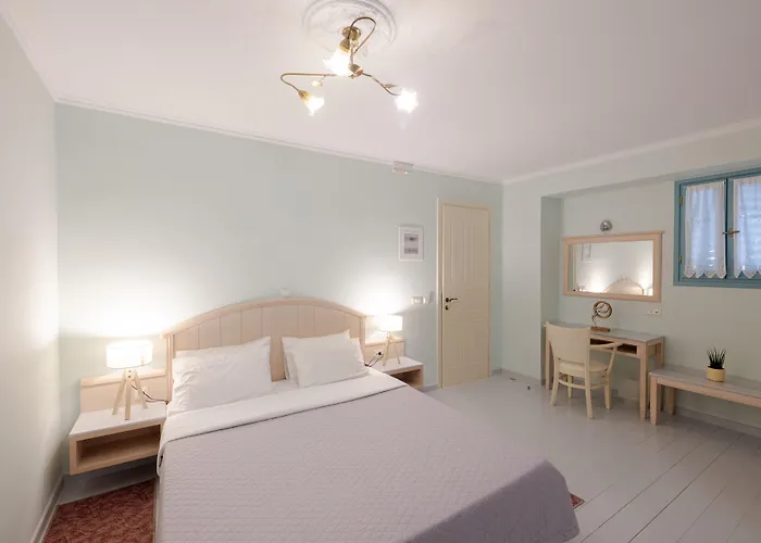 999 Luxury Hotel