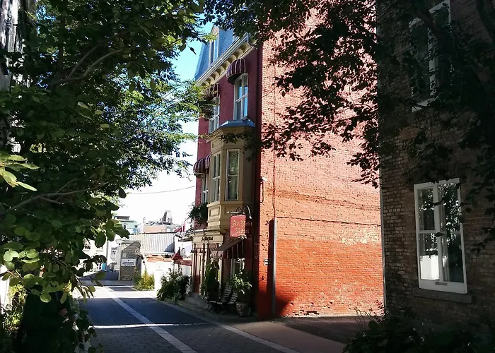 Au Petit Hotel