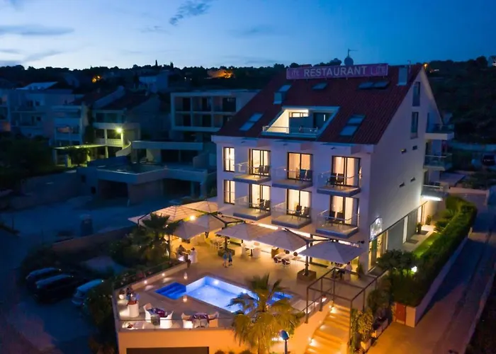 Hotels in Rogoznica (Sibenik-Knin)