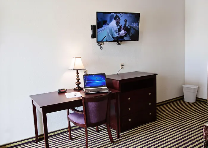 Big Lake Inn And Suites