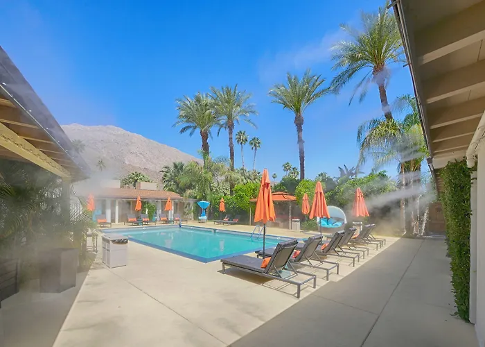 Little Paradise Hotel