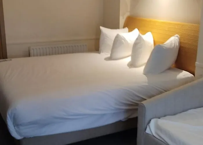 London Thames Lodge By Dancenter Near Thorpe Park
