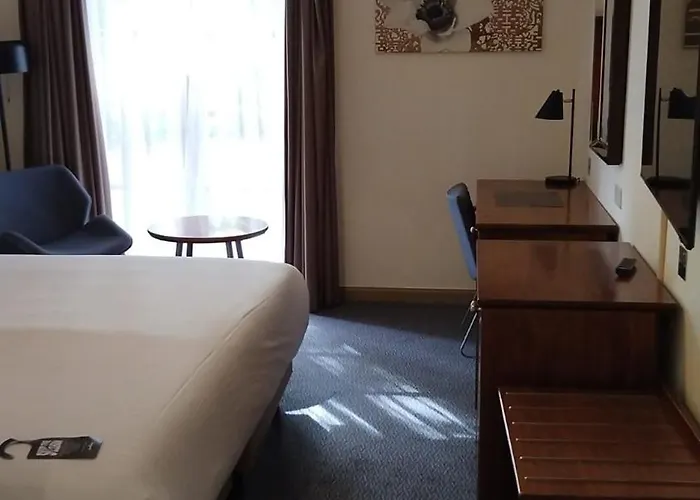 London Thames Lodge By Dancenter Near Thorpe Park