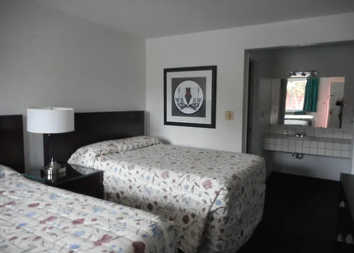 Cougar Land Motel