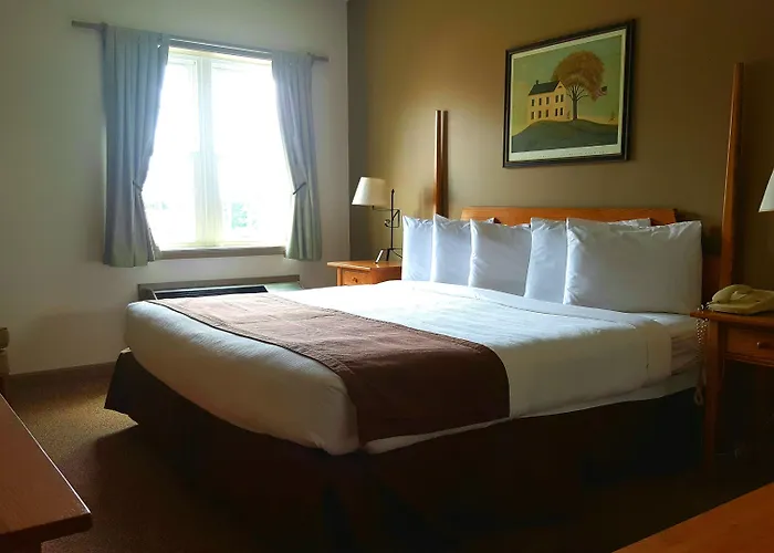 Lodging On The Square