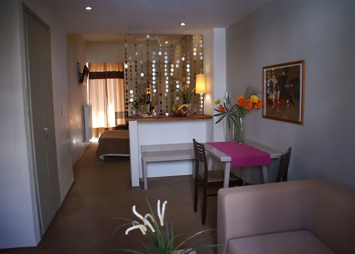 Yria Hotel