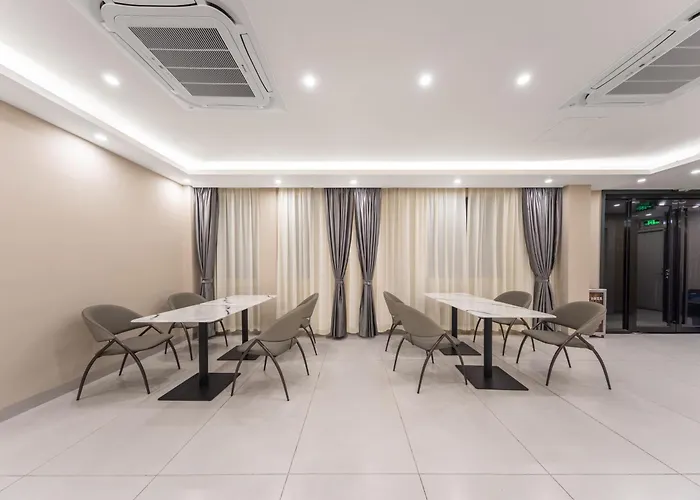 Guangzhou Oulan International Hotel-Near Canton Fair And Canton Tower And Free Night Snack Provided