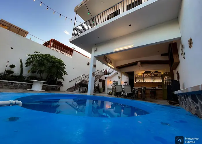 Hotel 305