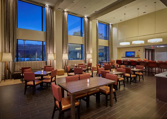 Hampton Inn & Suites Hood River