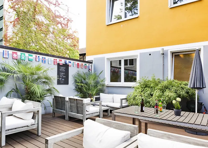 Five Reasons Hostel & Hotel