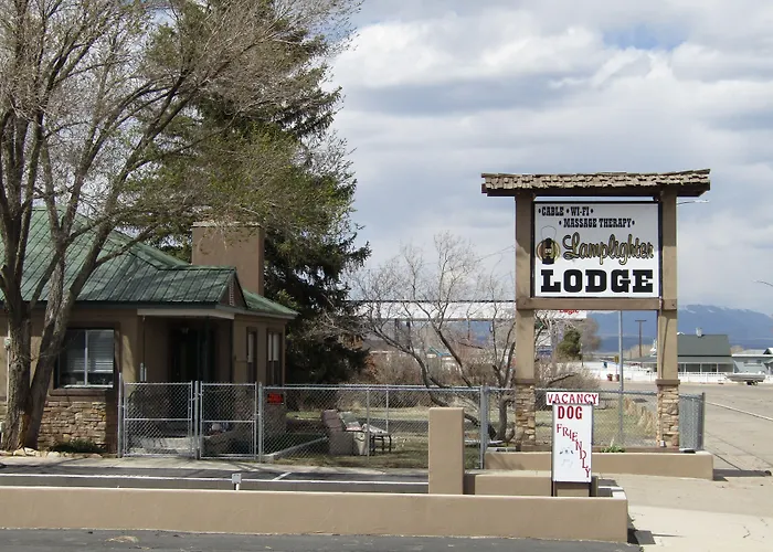 Lamplighter Lodge