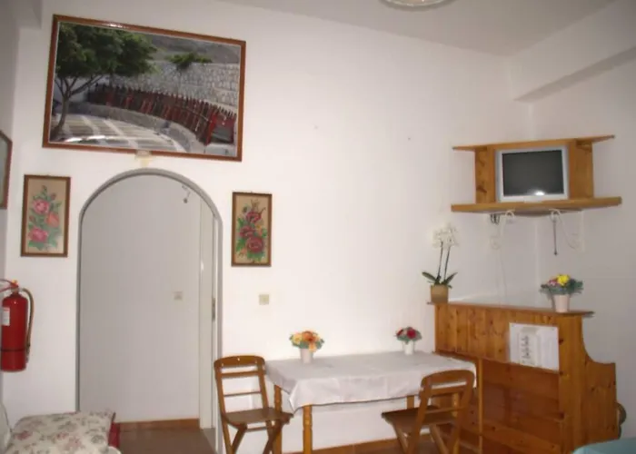 Medieval Rose Guest House