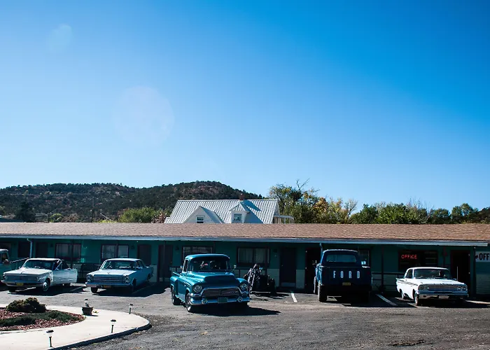 Raton Pass Motor Inn
