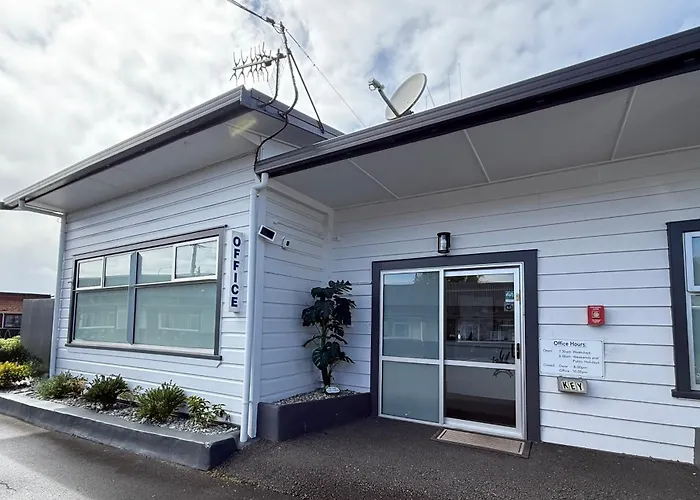 Central Court Motel