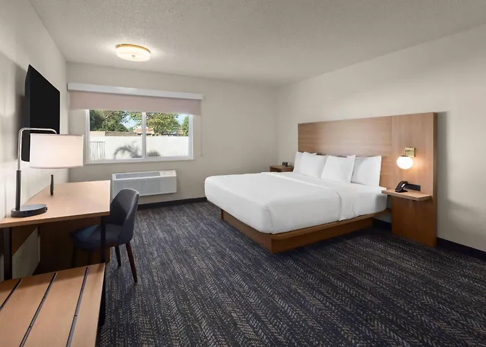 Ramada By Wyndham Merced
