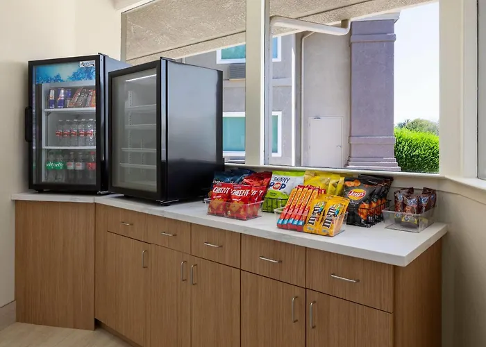 Ramada By Wyndham Merced
