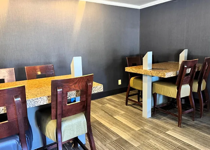 Baymont By Wyndham Meridian