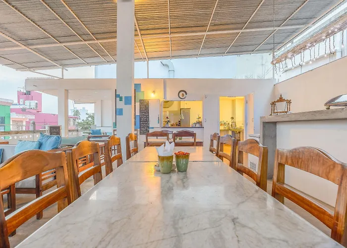 Itsy Hotels Red Lotus Heritage, Promenade Beach
