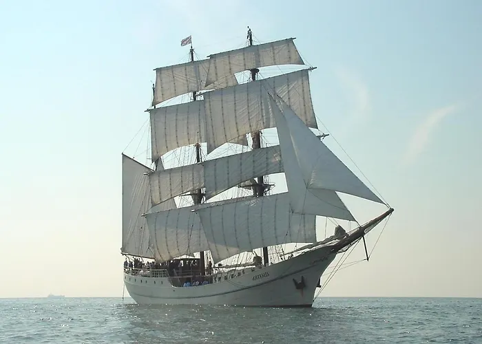 Tallship Artemis
