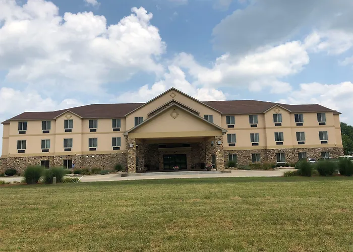 Countryview Inn & Suites