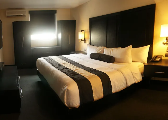 Hotel El Camino Inn & Suites