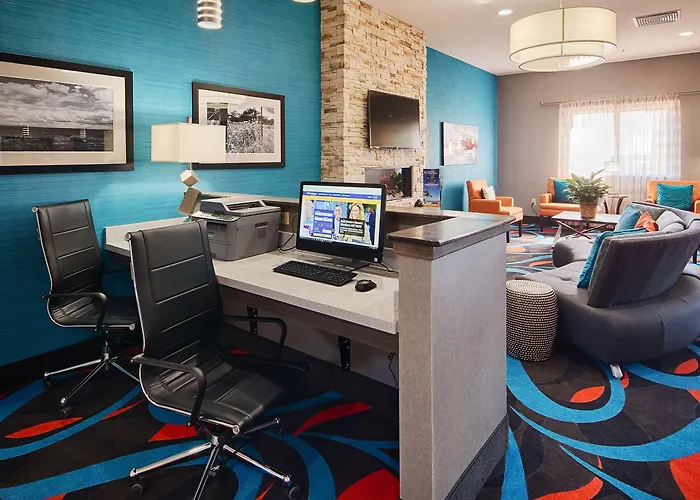 Best Western Plus Lonestar Inn & Suites