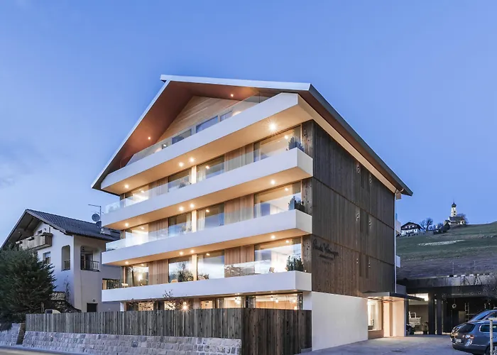 La Paula Apartments & Suites
