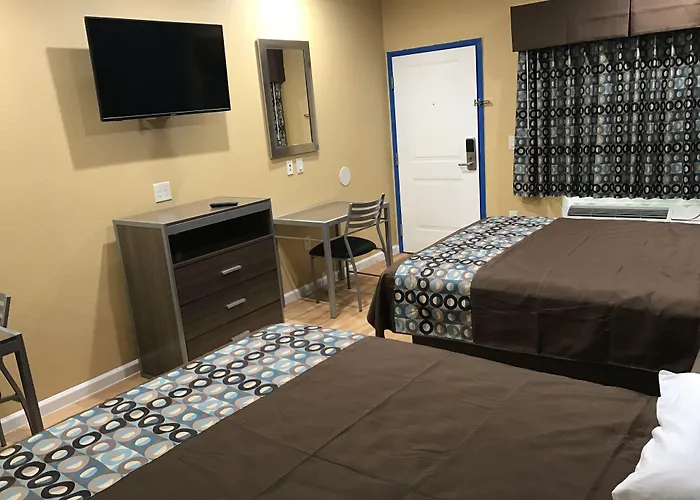 Deluxe Inn & Suites - Baytown