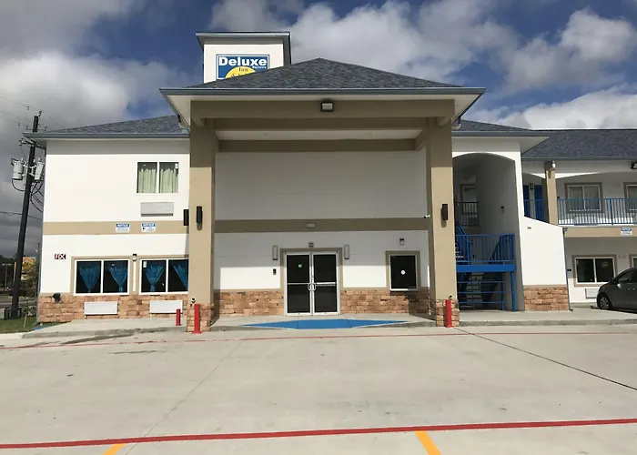 Deluxe Inn & Suites - Baytown