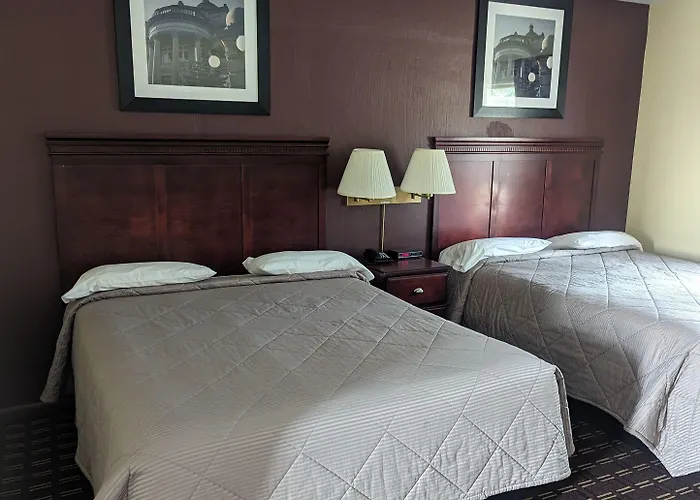 Everett Motels