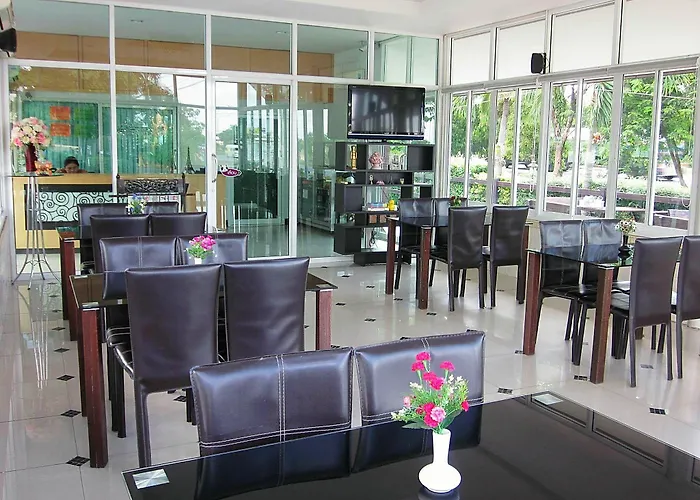 โรงแรมฟ้าพราวฝน Fah Proud Fon Hotel