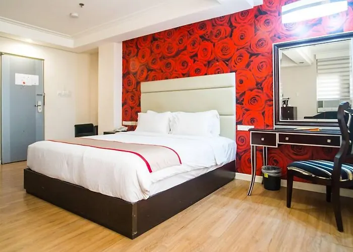 Queen Margarette Hotel Downtown