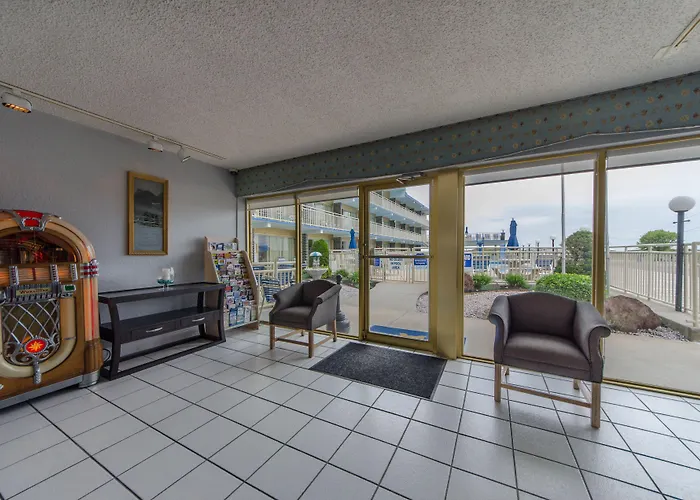 Attache Motel