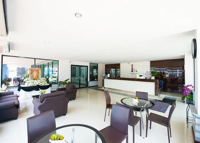 Lee Hotel