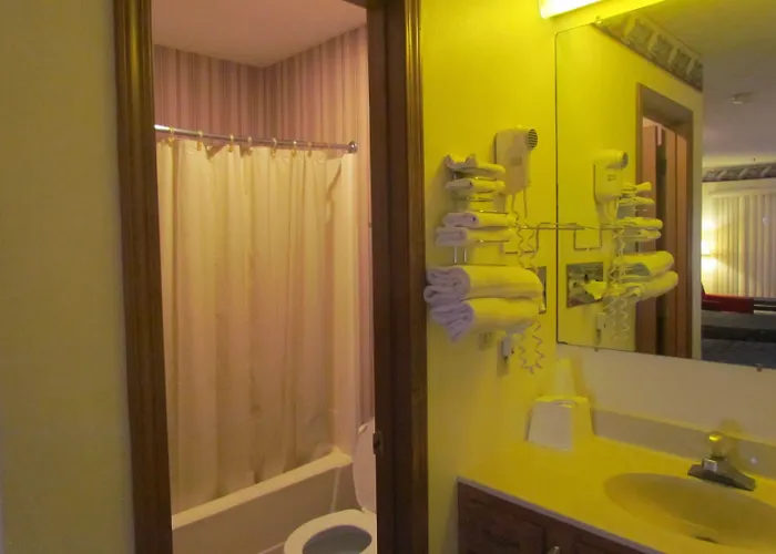 Travel Inn & Suites