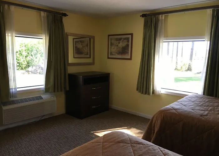 Pinetree Inn