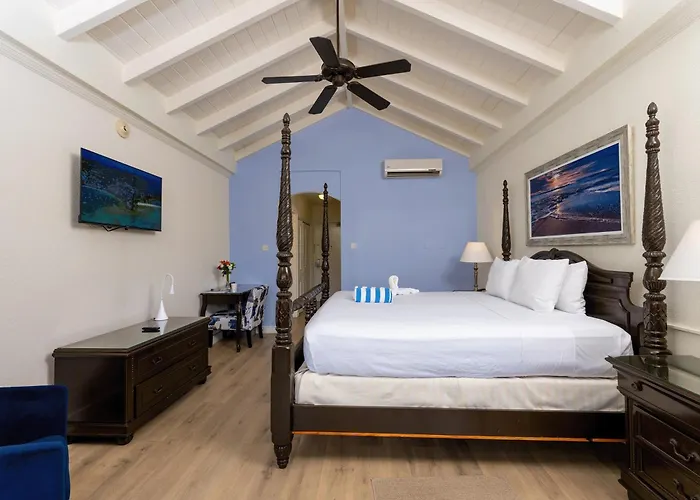 Savannah Beach Club Hotel
