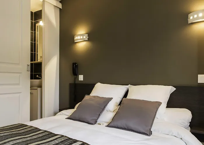 Un Hotel Sur Le Port