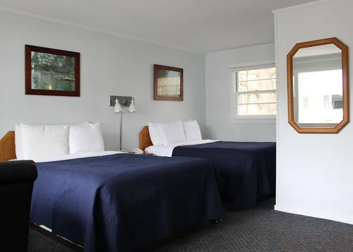 Admiral Motel