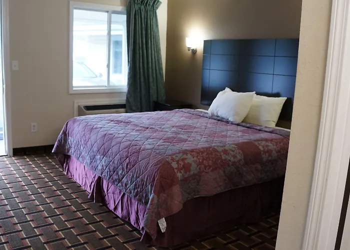 Plainville Motels