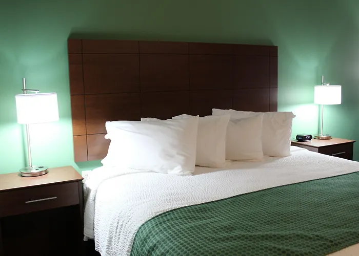 Emmetsburg Hotels