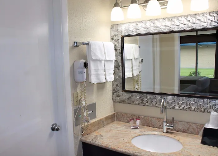 Residence Hub Inn And Suites