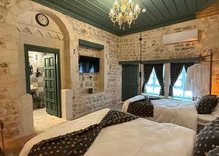 Liora Hotel