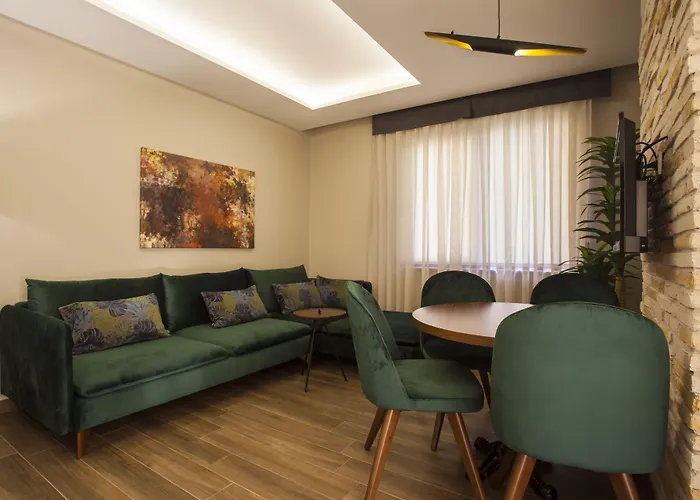 Maxuite Hotel In Home