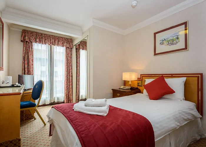 Russell Hotel