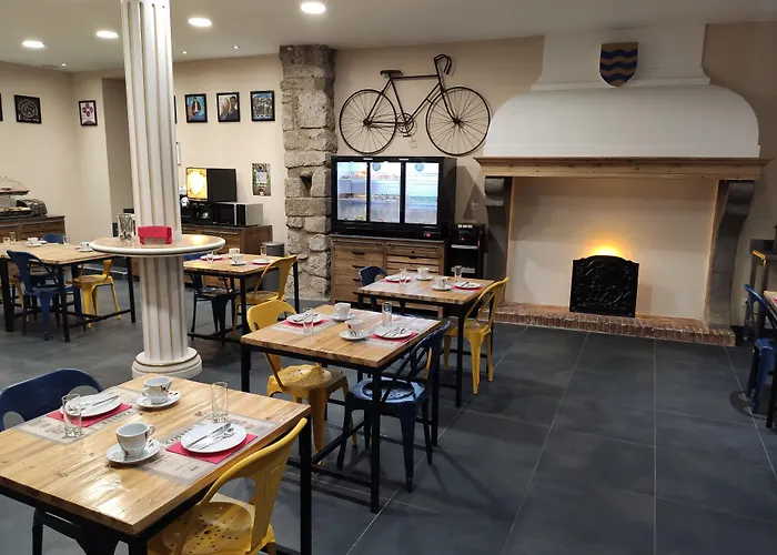 Logis Hotel Yseria - Historical Center