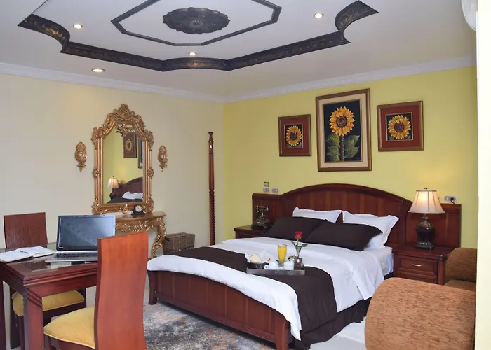 Hotel Perla Verde