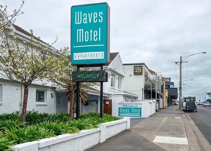 Waves Motel And Apartments