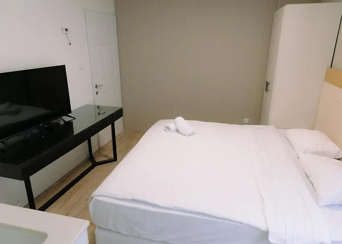 Rich Luxury Suites - Renovated